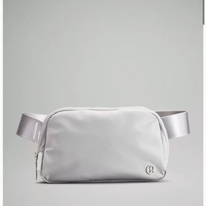 EUC Lululemon Everywhere Belt Bag 1L